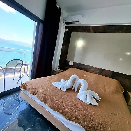 Porto Evia Boutique 3* אמרינתוס